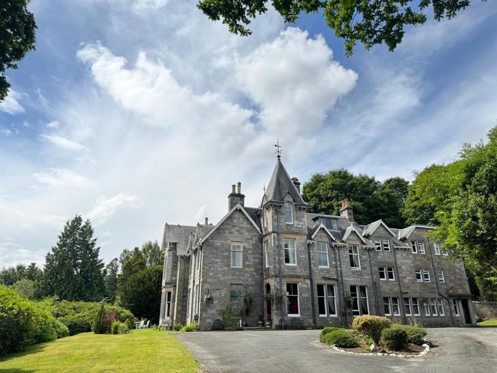 Отель Wellwood Manor Питлохри Экстерьер фото