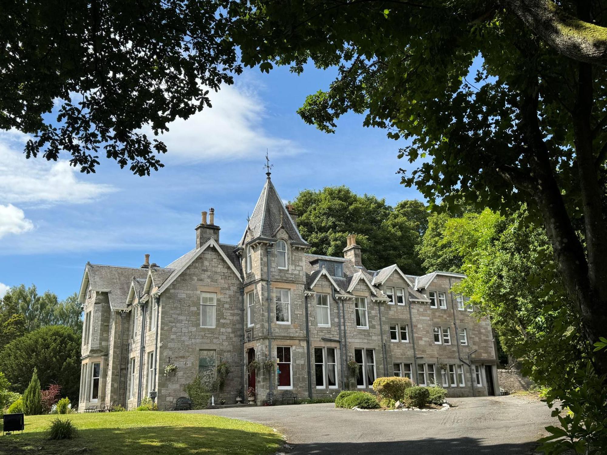Отель Wellwood Manor Питлохри Экстерьер фото